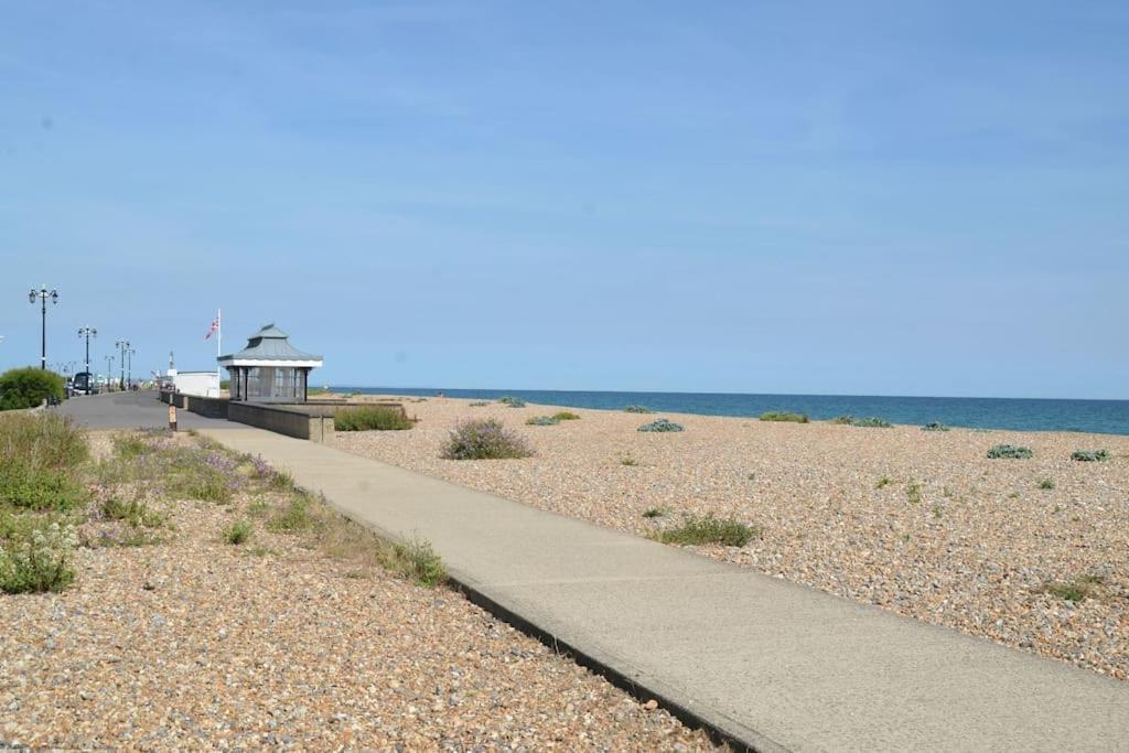 Pebble House Villa Worthing Exterior photo